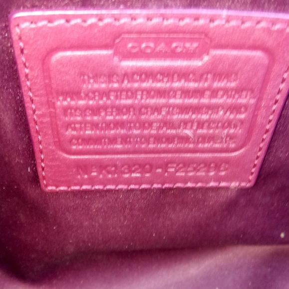 🚫 SOLD 🚫👜 Maroon Coach satchel👜 - Picture 7 of 8